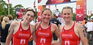 Drei Athletinnen von den Dresdner Spitzen posieren für ein Bild.