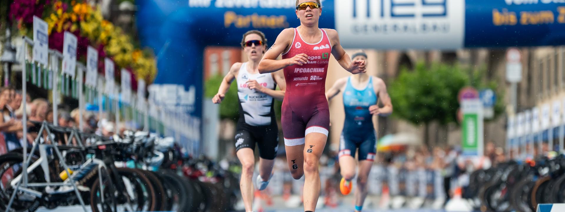 Lüneburger Athletin beim Zieleinlauf