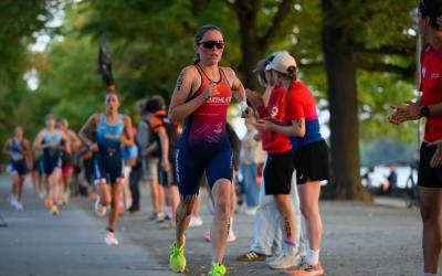 Athletin Team Thüringen laufen am Publikum vorbei